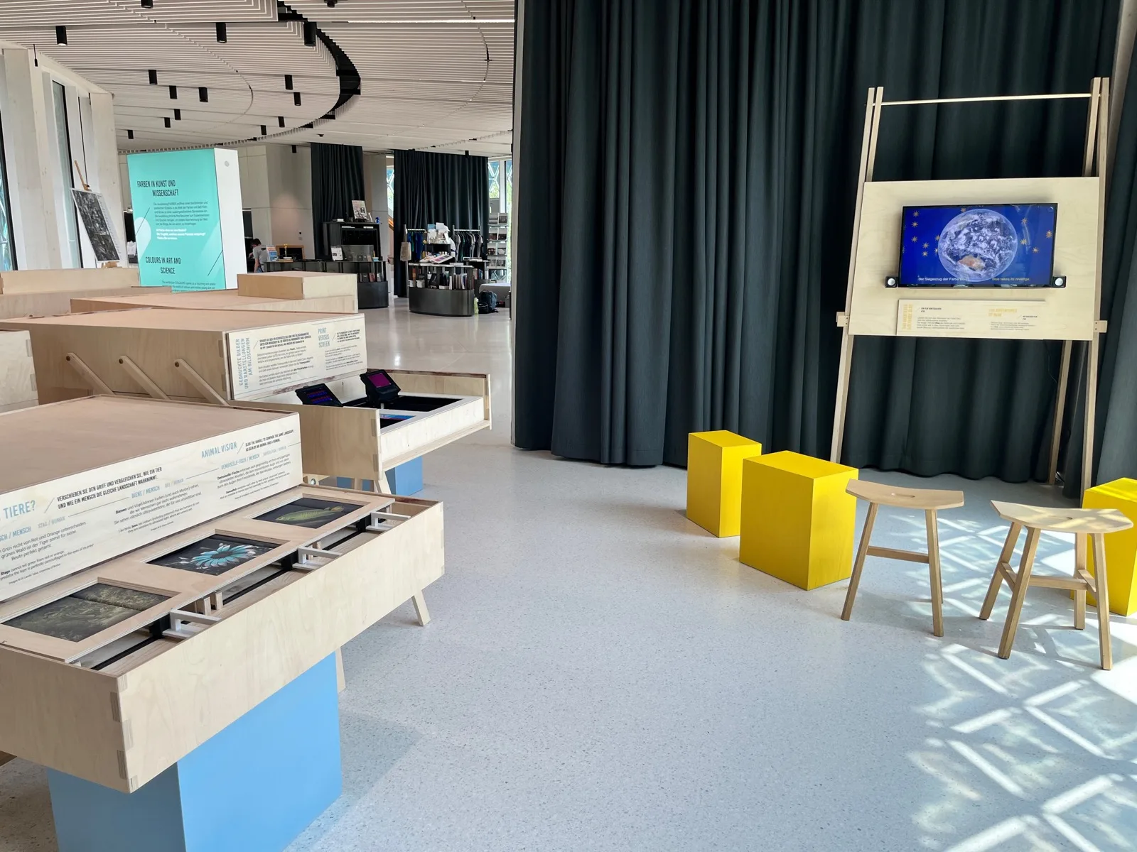 Film bleu – Exposition itinérante Couleurs – Bâle
